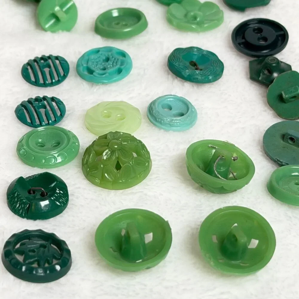 Vintage Green Buttons Mixed Lot 29 Pc Lucite Plastic Floral Shank Craft